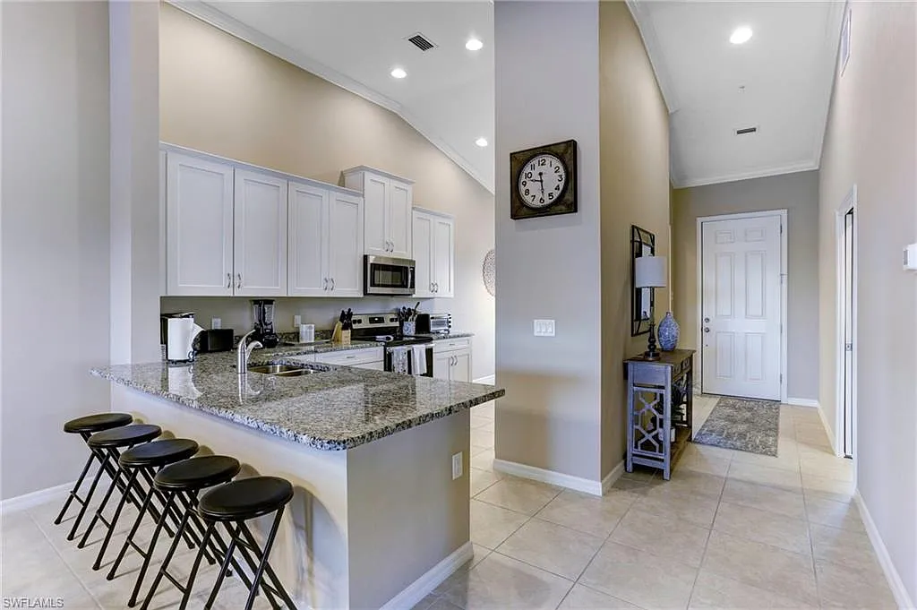 2 bed, 2.0 bath, 1528 sqft, $6,000 — Photo 3