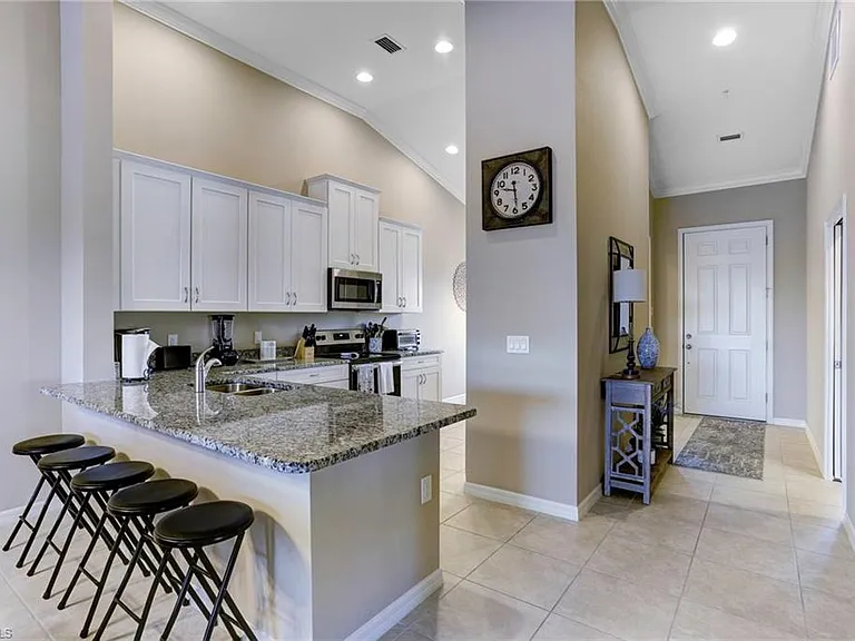 9433 Benvenuto Ct #201 — Photo 3