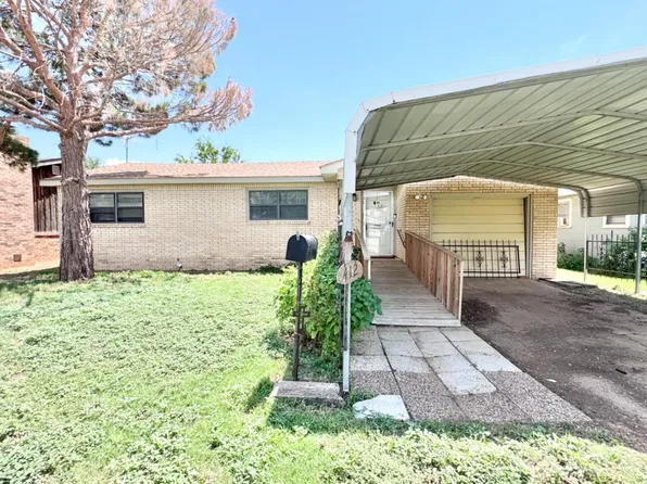 412 Pine St, Levelland, TX 79336