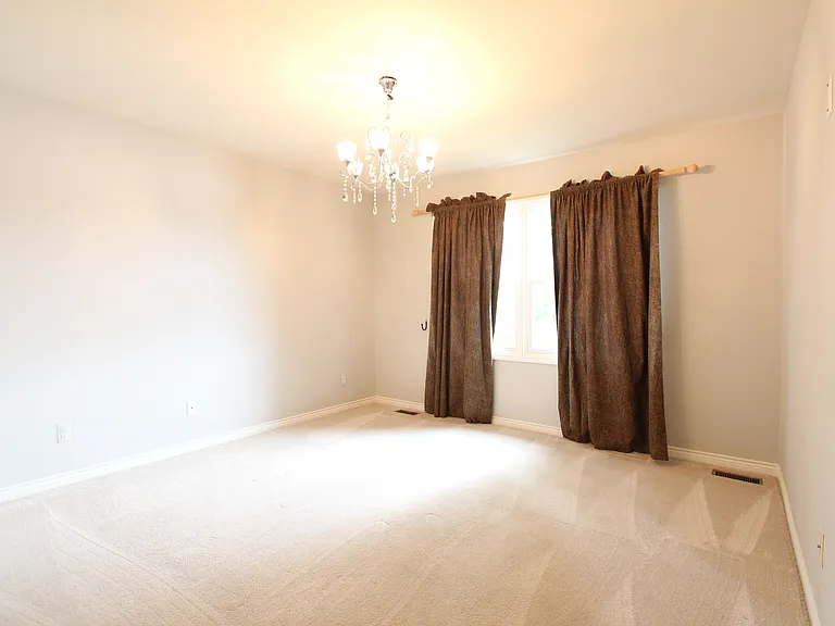 18547 Clairmont Cir E — Photo 24