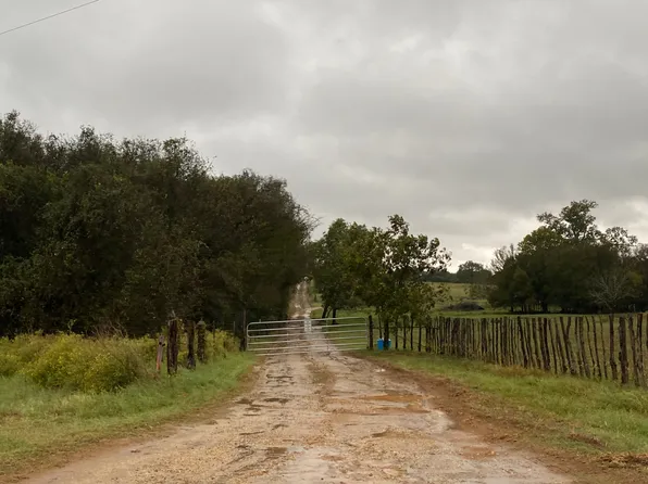 4370 S State Highway 80, Luling, TX 78648
