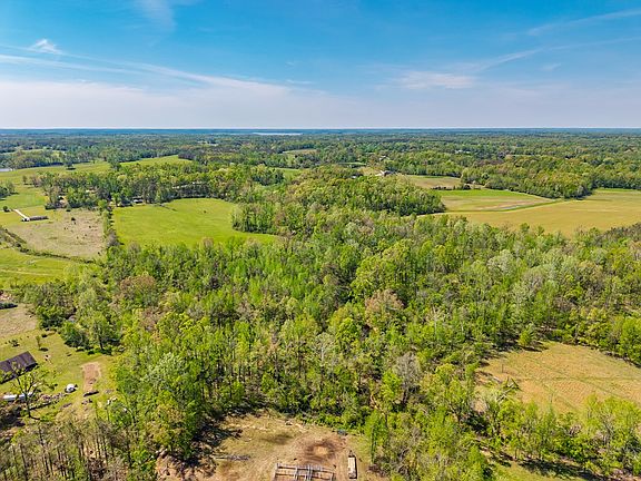 4th image of 2836 Anthony Rd