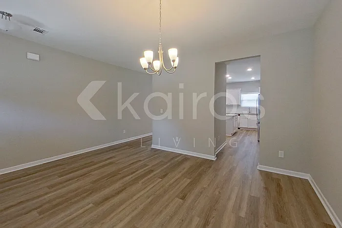 5 bed, 2.5 bath, 2459 sqft, $2,395 — Photo 4