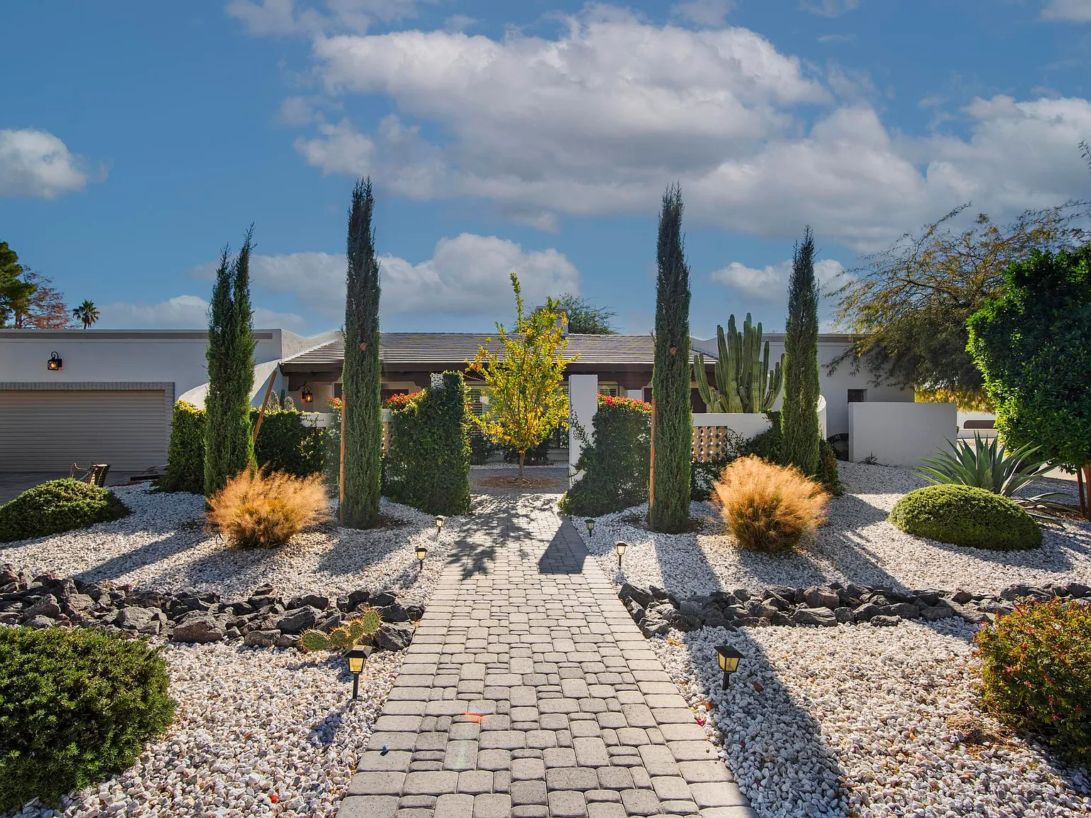 9401 E La Posada Cir — Photo 1