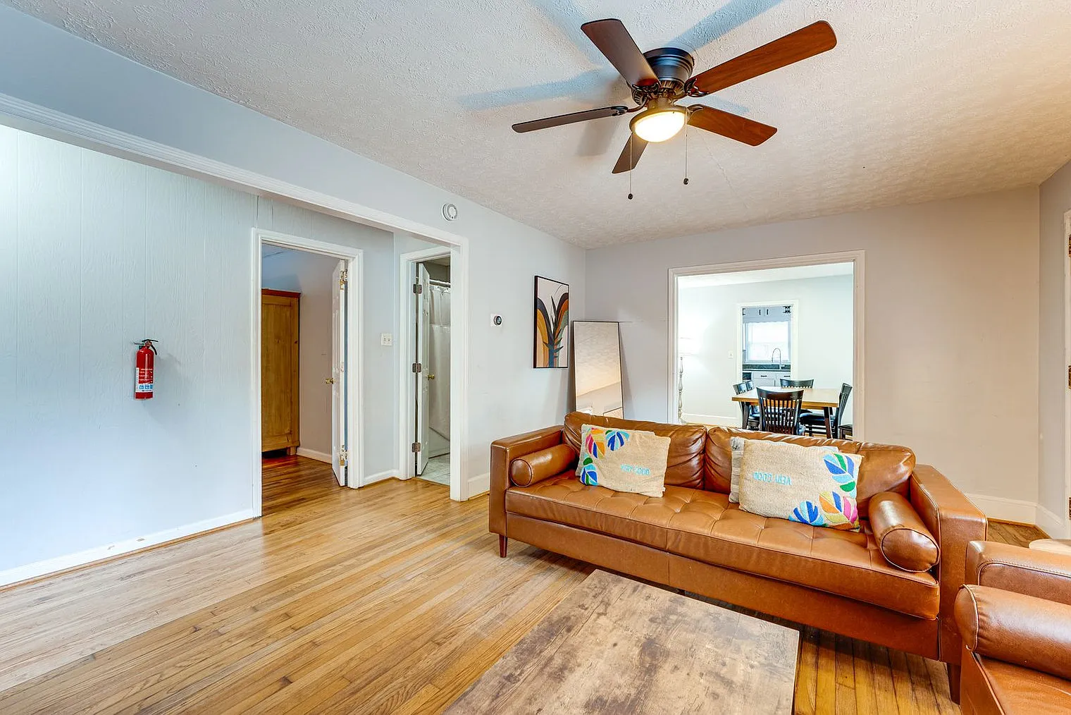 4 bed, 2.0 bath, 1442 sqft, $4,432 — Photo 3