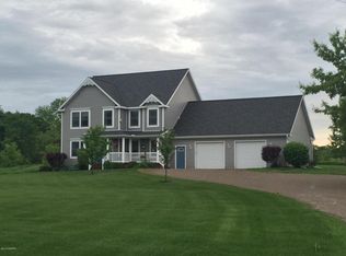 1348 Shagawa Trl, Lowell, MI 49331