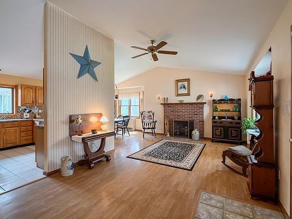 4th image of 106 Ashley Dr