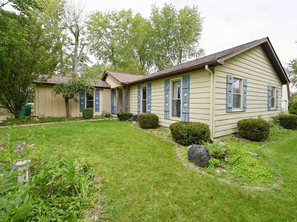 334 N Green St, Greentown, IN 46936