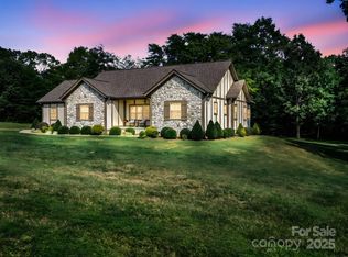 189 Jamesfield Dr, Rutherfordton, NC 28139