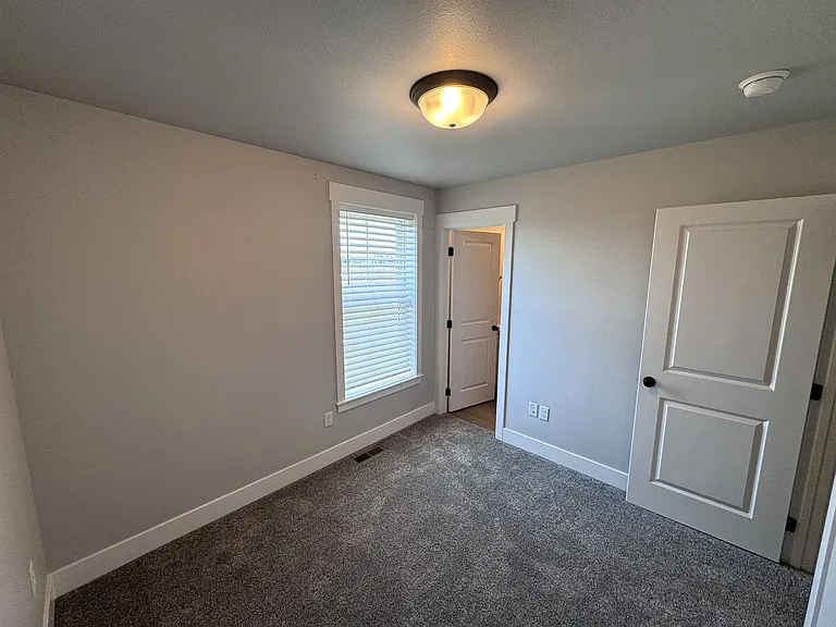 1678 Saint George Blvd — Photo 9