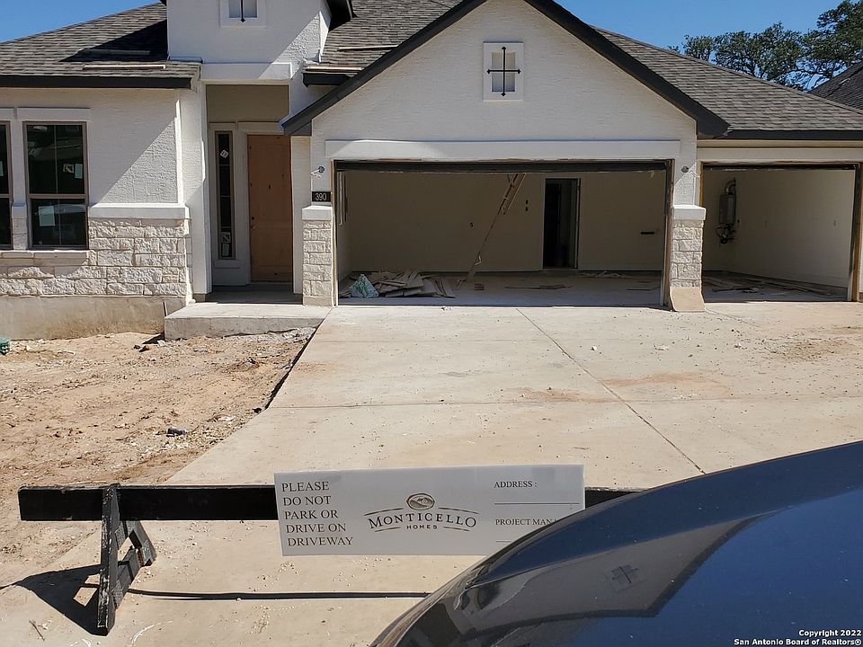 1st image of 390 BRIDLE TRAIL