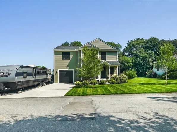 2 Overhill Rd, Warren, RI 02885