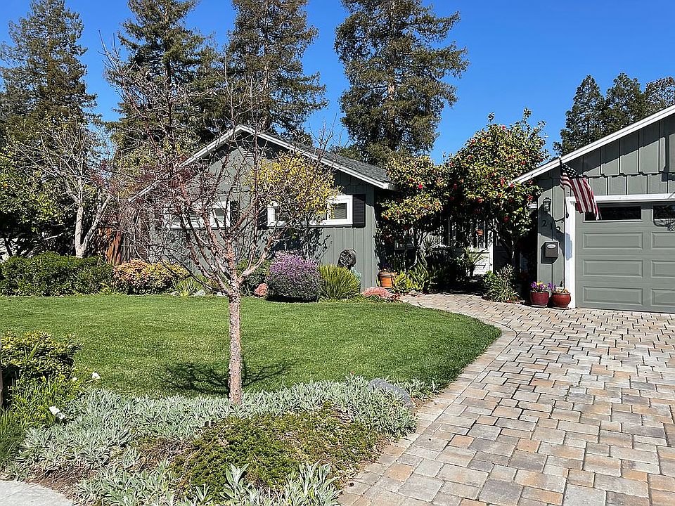 2nd image of 212 Westridge Dr