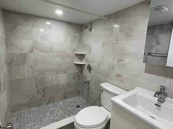 4th image of 33-33 164th St #B