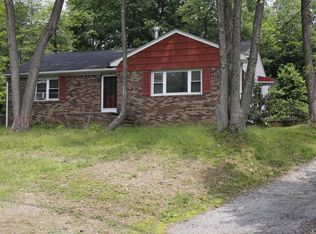 60 Cozy Lake Rd, Oak Ridge, NJ 07438