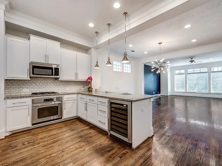 1413 Patterson St — Photo 10