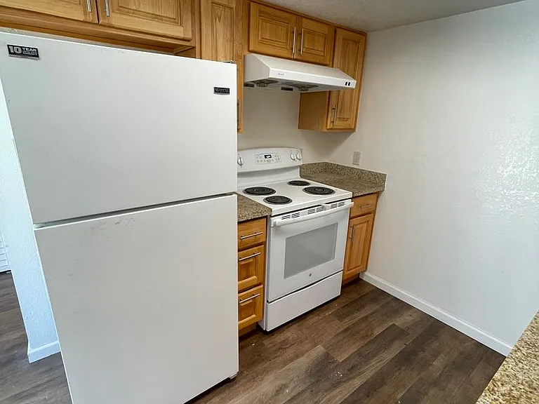 160 (1077 Alaska) — Photo 6
