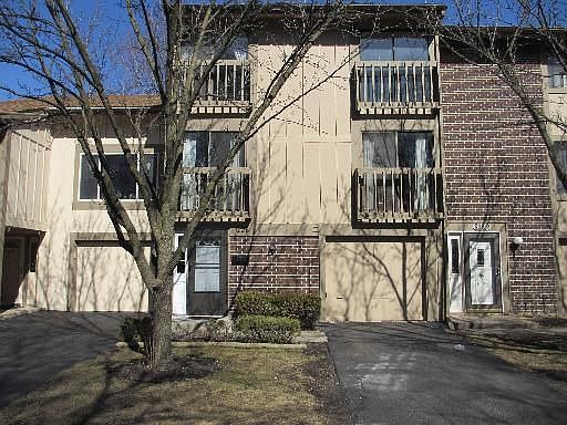 1st image of 606 E Woodfield Trl