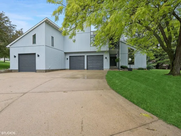 1205 1st Ave NE, Waverly, IA 50677
