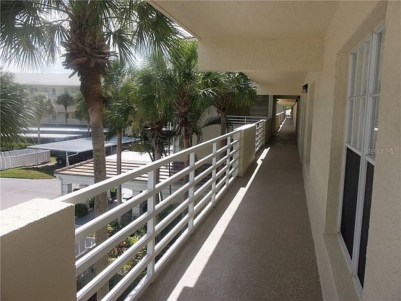 3rd image of 937 Wexford Blvd #937