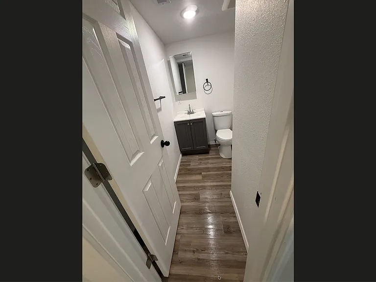 323 Seward Ave — Photo 19