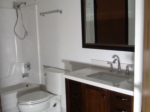 2nd image of 579 Dean Dr APT 4
