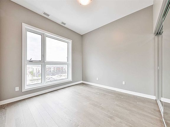 3rd image of 95 Dundas St W #403