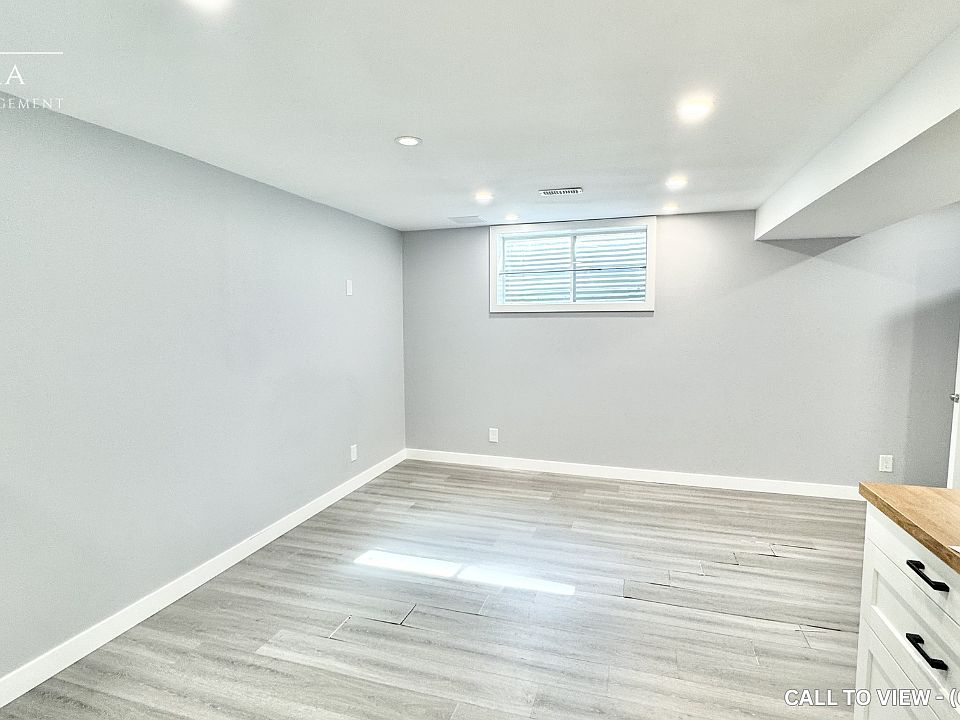 1st image of 106 Rochefort St #2