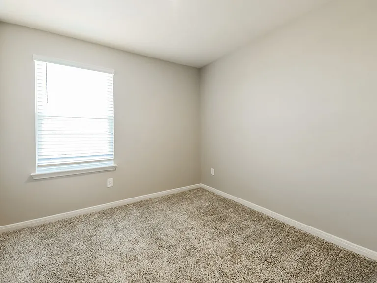 220 Marsh Ln — Photo 14