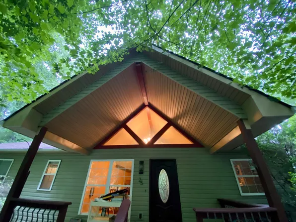 25 Log Gap Rd, Fairview, NC 28730