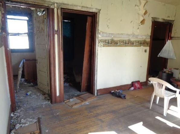 detroit-michigan-88610954 picture