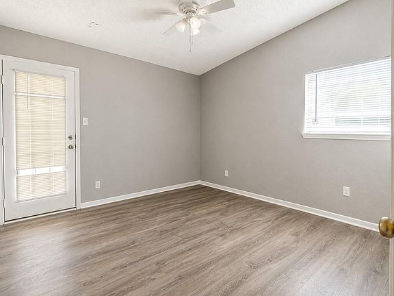 4th image of 2121 Hepburn St APT 810