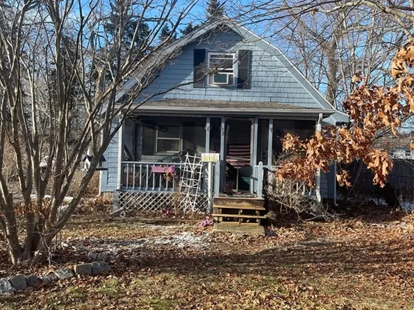 192 Station St, Stoughton, MA 02072