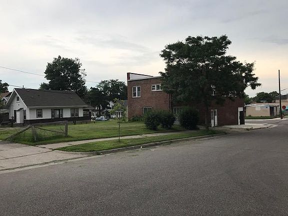 5th image of 3701 Fremont Ave N