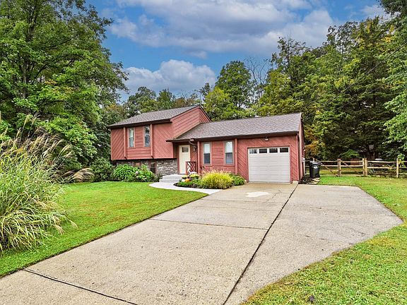 2nd image of 3353 Jenny Lind Rd
