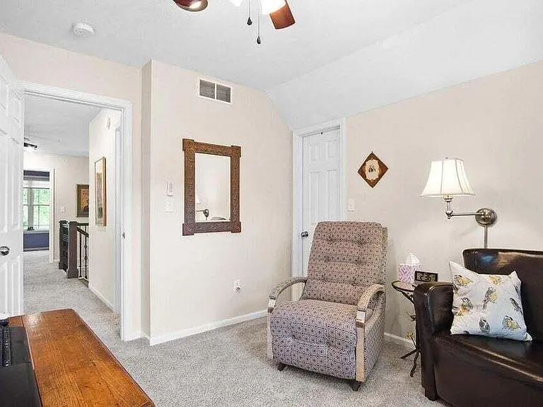 401 N Village Cir — Photo 22