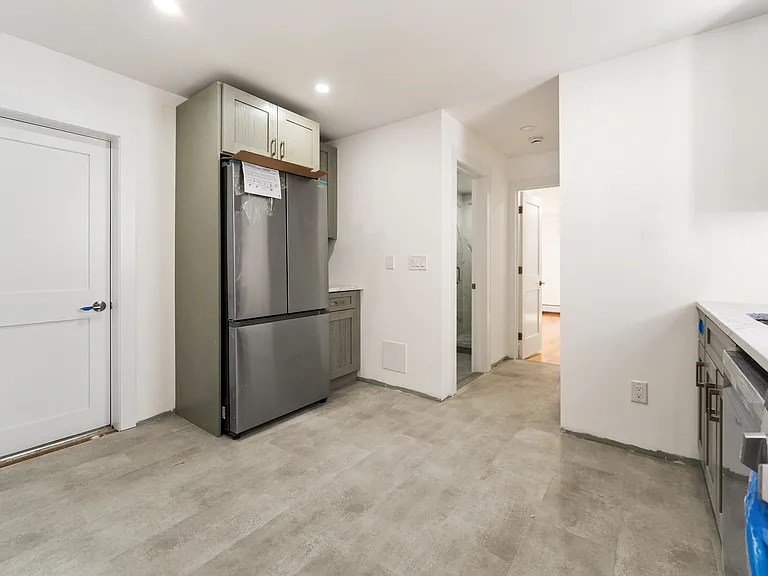 23 Aubrey St #1 — Photo 4