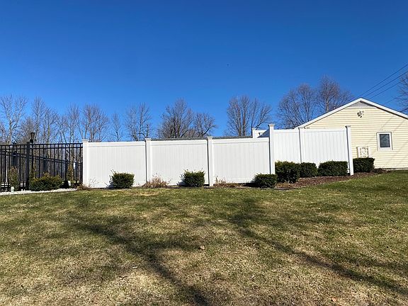 4th image of 15 Eddie Dr