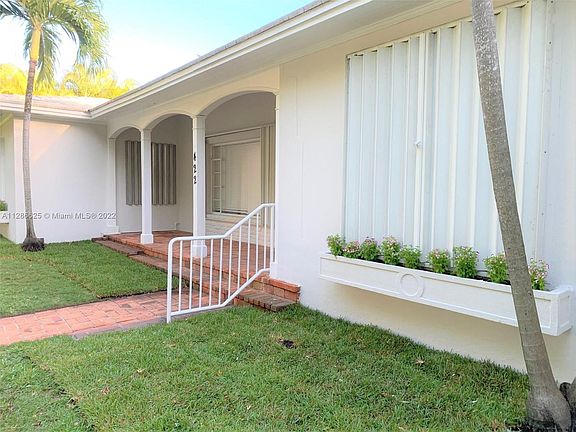 4th image of 422 Palermo Ave #0