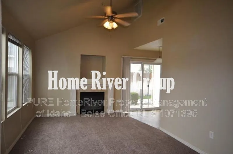 2 bed, 1.5 bath, 885 sqft, $1,350 — Photo 2