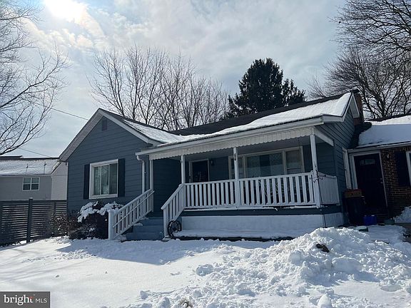 2nd image of 2202 Windsor Rd