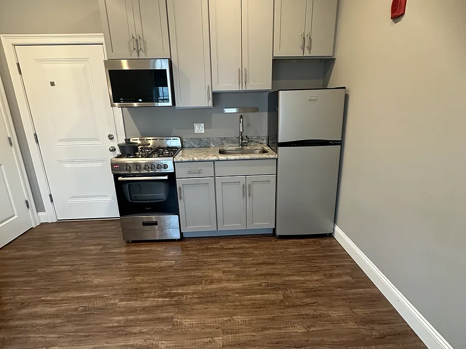 194 Shirley Ave #13