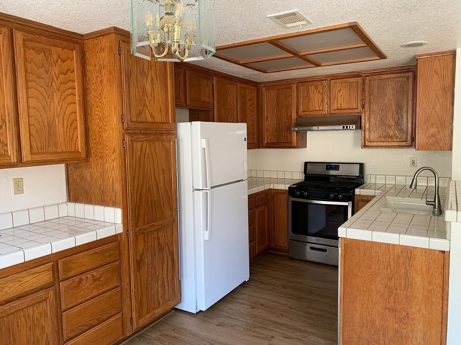 3 bed, 2.5 bath, 1572 sqft, $2,850 — Photo 2