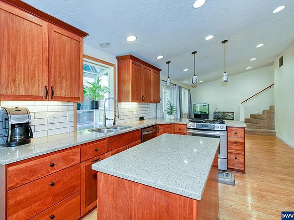 3rd image of 1436 Goldcrest Ave NW