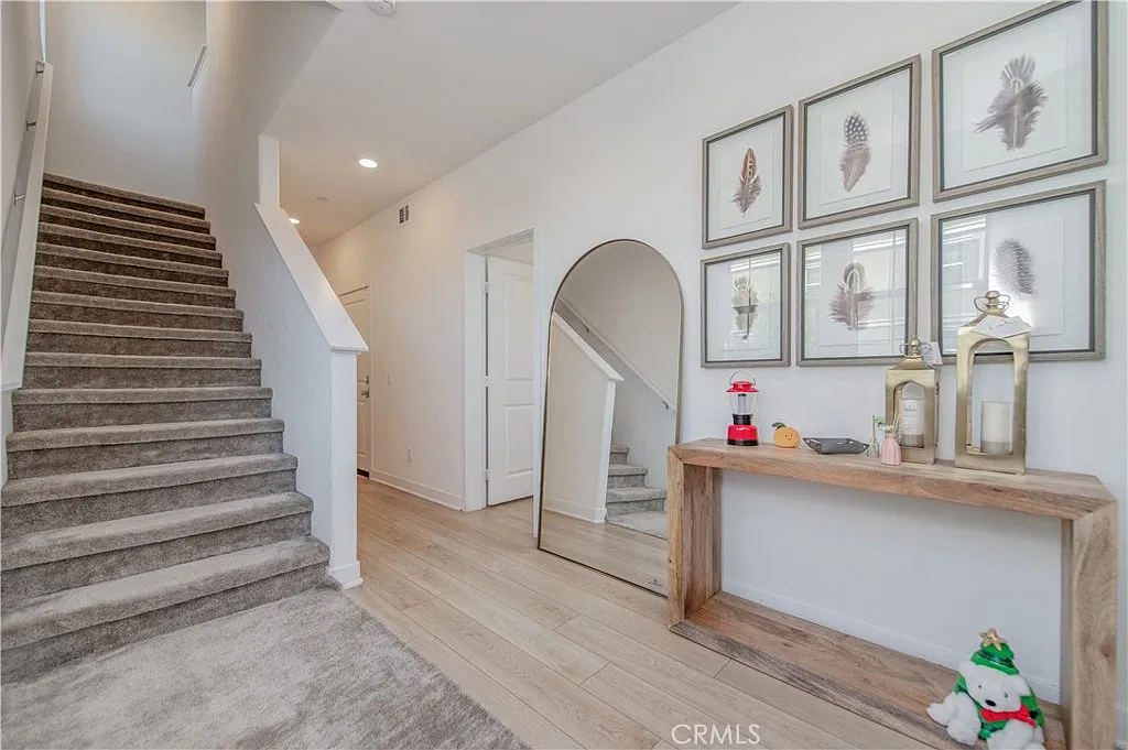4 bed, 3.5 bath, 2355 sqft, $5,500 — Photo 4