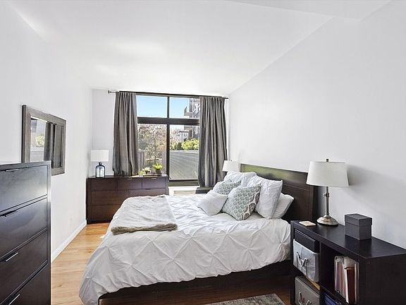 3rd image of 5-15 49th Ave #2L