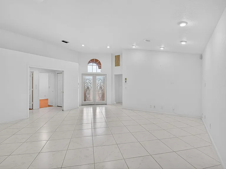7558 Ironbridge Cir — Photo 94