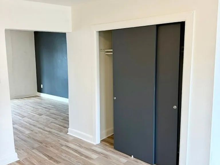 232 E King St #4 — Photo 6