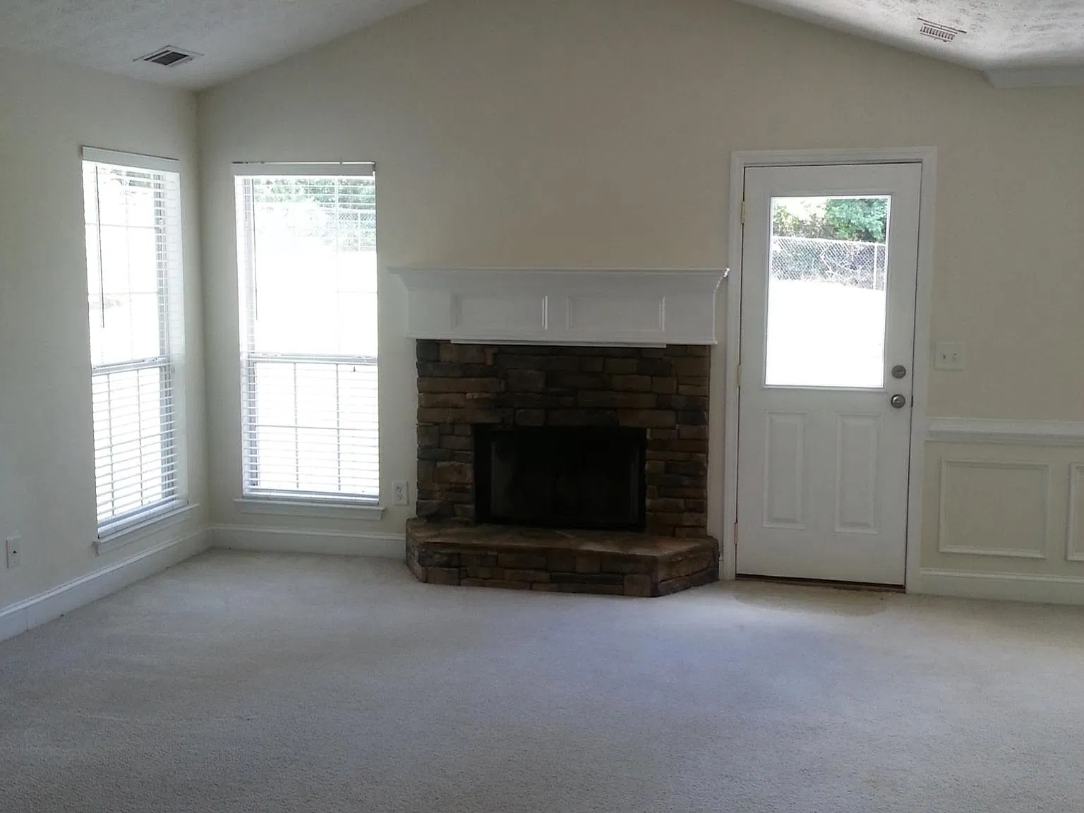3 bed, 1530 sqft, $2,300 — Photo 3