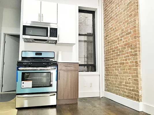 Rented by Bohemia Realty Group | media 10